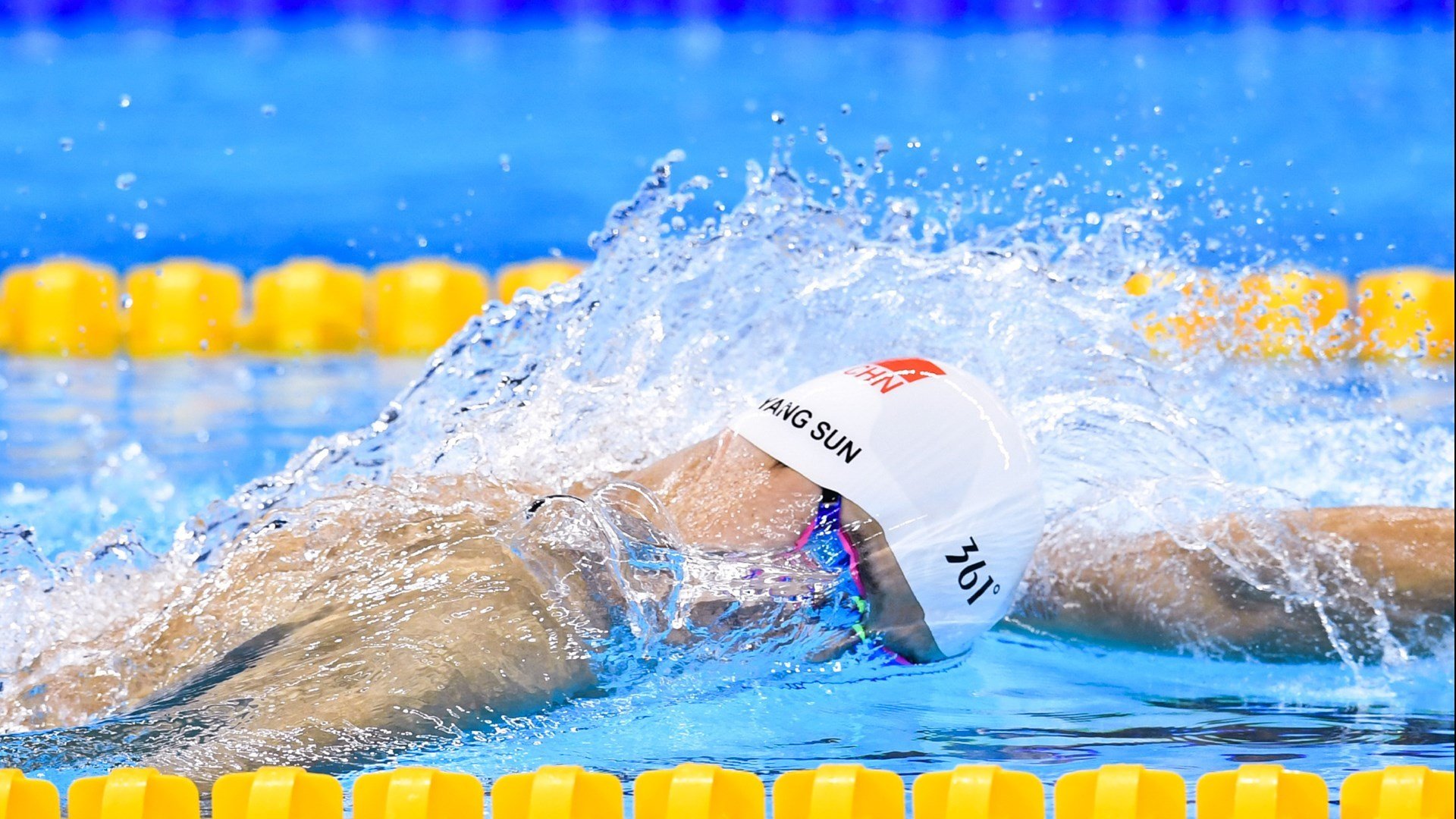 智能材料：未来赛车的革新之路，智能汽车材料